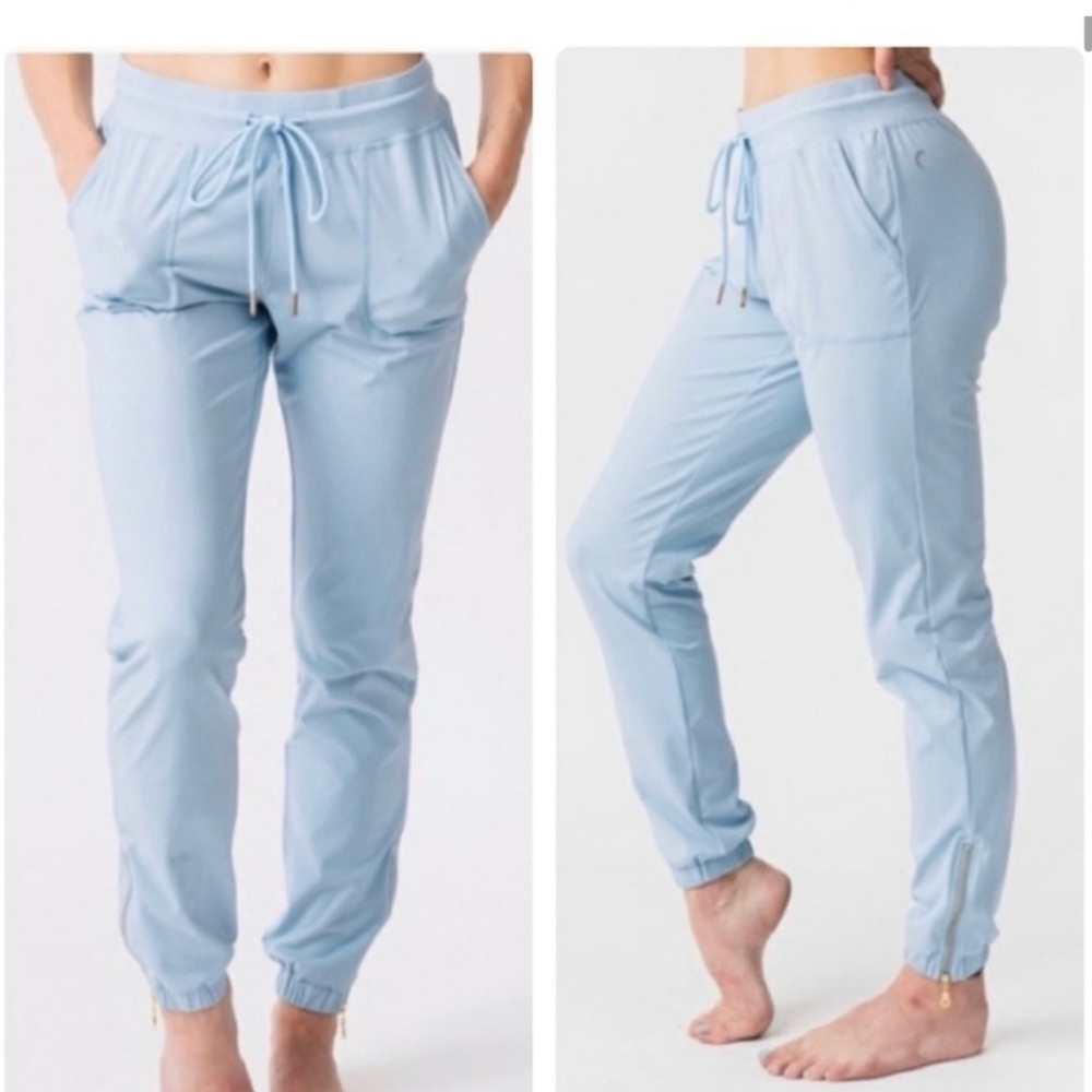 Zyia active sky blue peak joggers